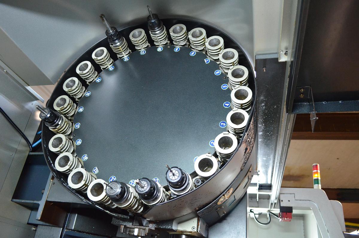 Usado Centro mecanizado Pinnacle Lv126 2008 cnc Fagor 8055i PLUS-M