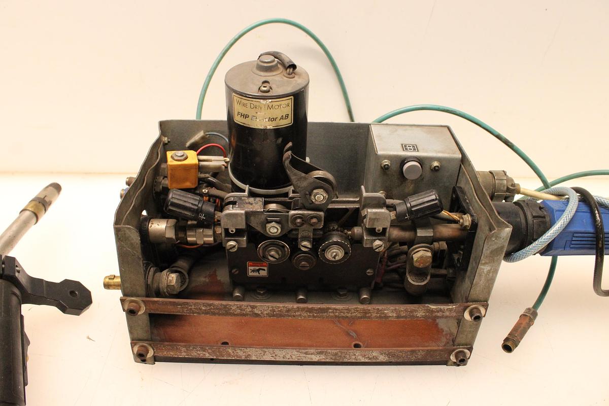 Usado Devanadera hilo Kuka 4 rodillos con antorcha Binzel