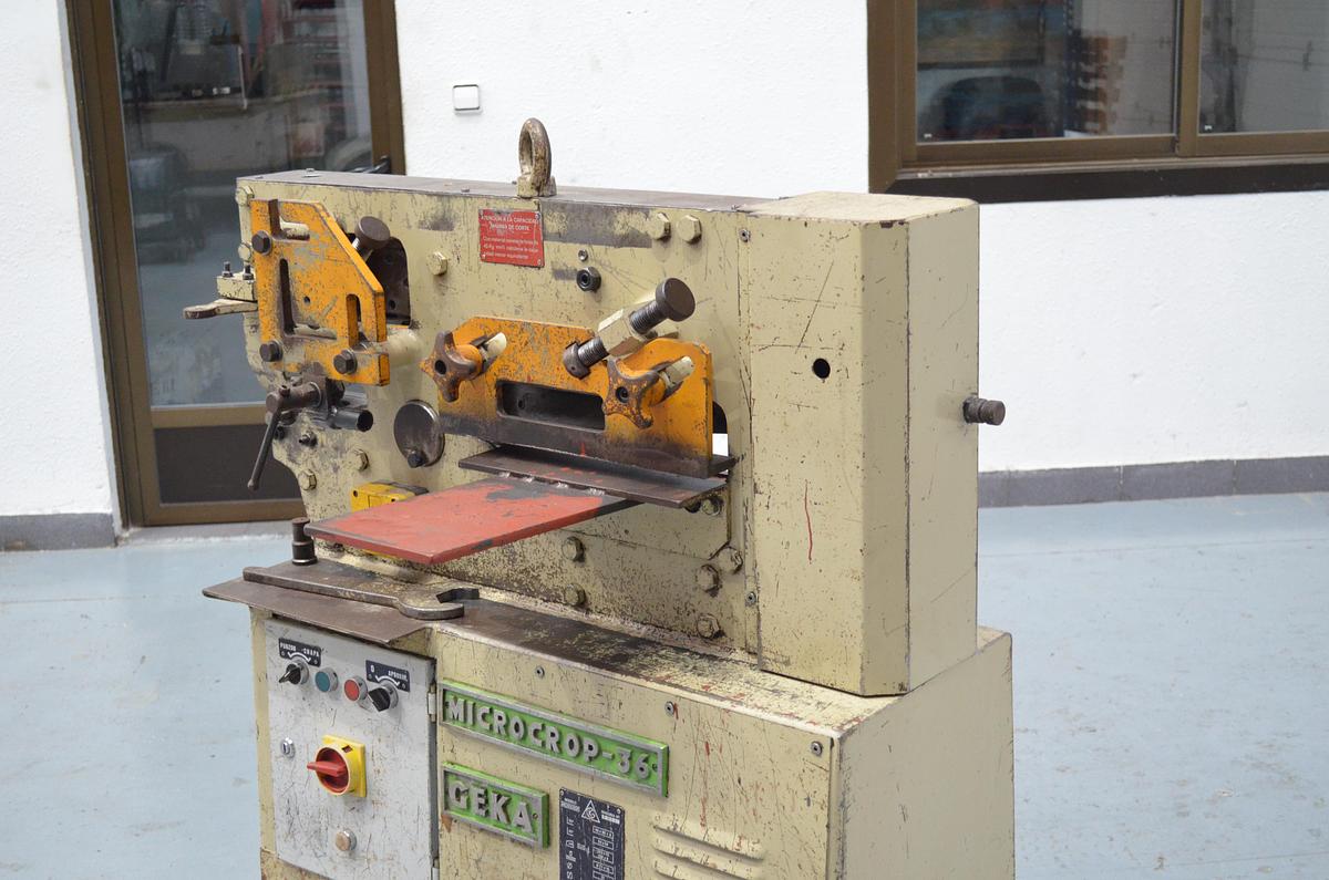 Usado Punzonadora hidráulica GEKA Microcrop 36 - 1318