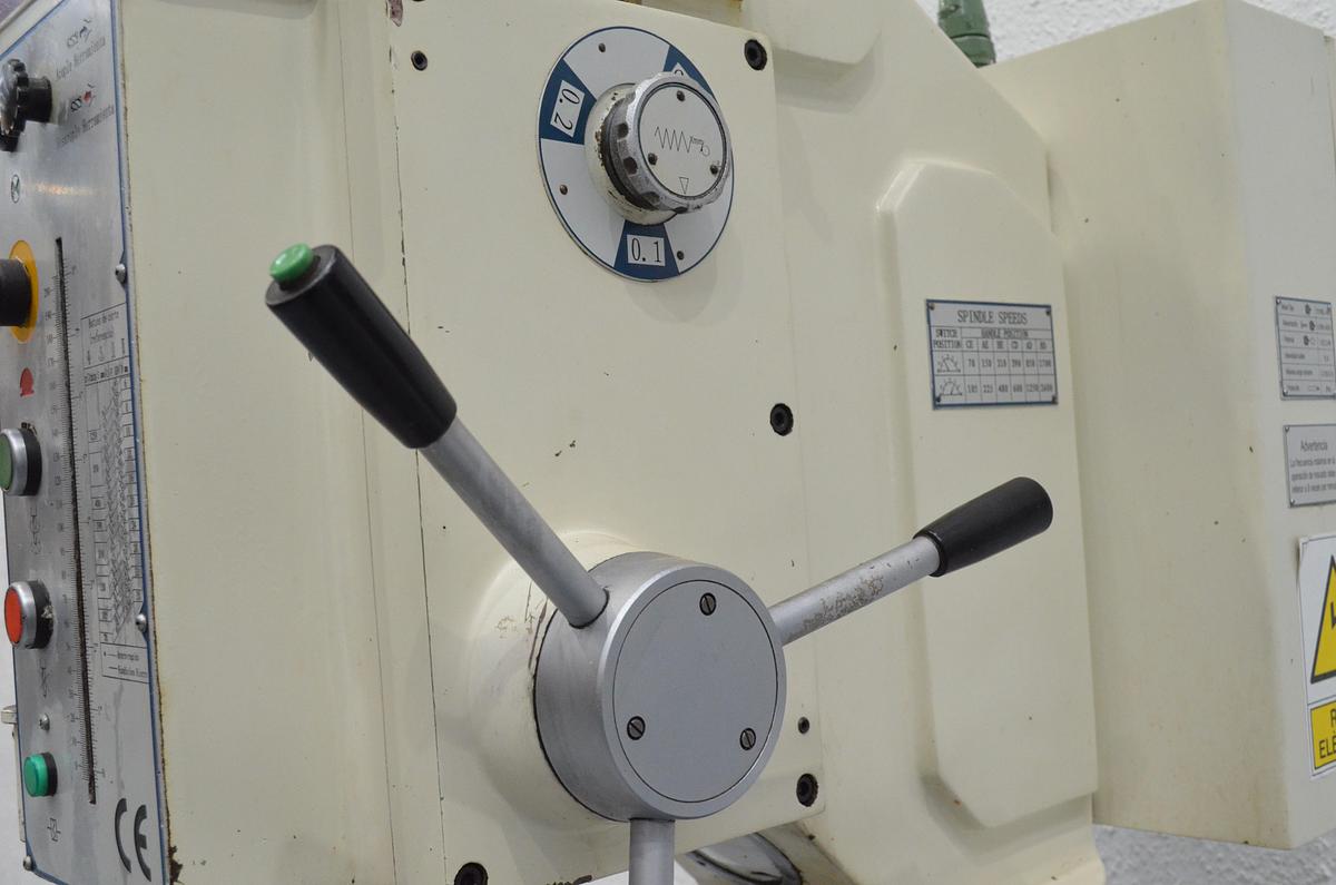 Usado Taladro columna engranajes Heller B-35E