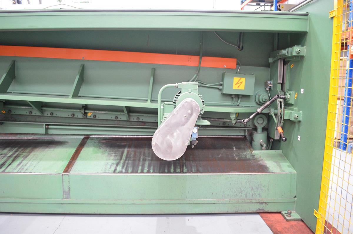 Usado Cizalla HACO TS 306 3000x6mm