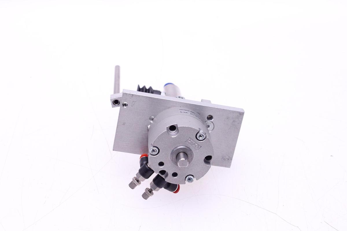 Usado Actuador Giratorio SMC CRB2BW30-90DZ - II