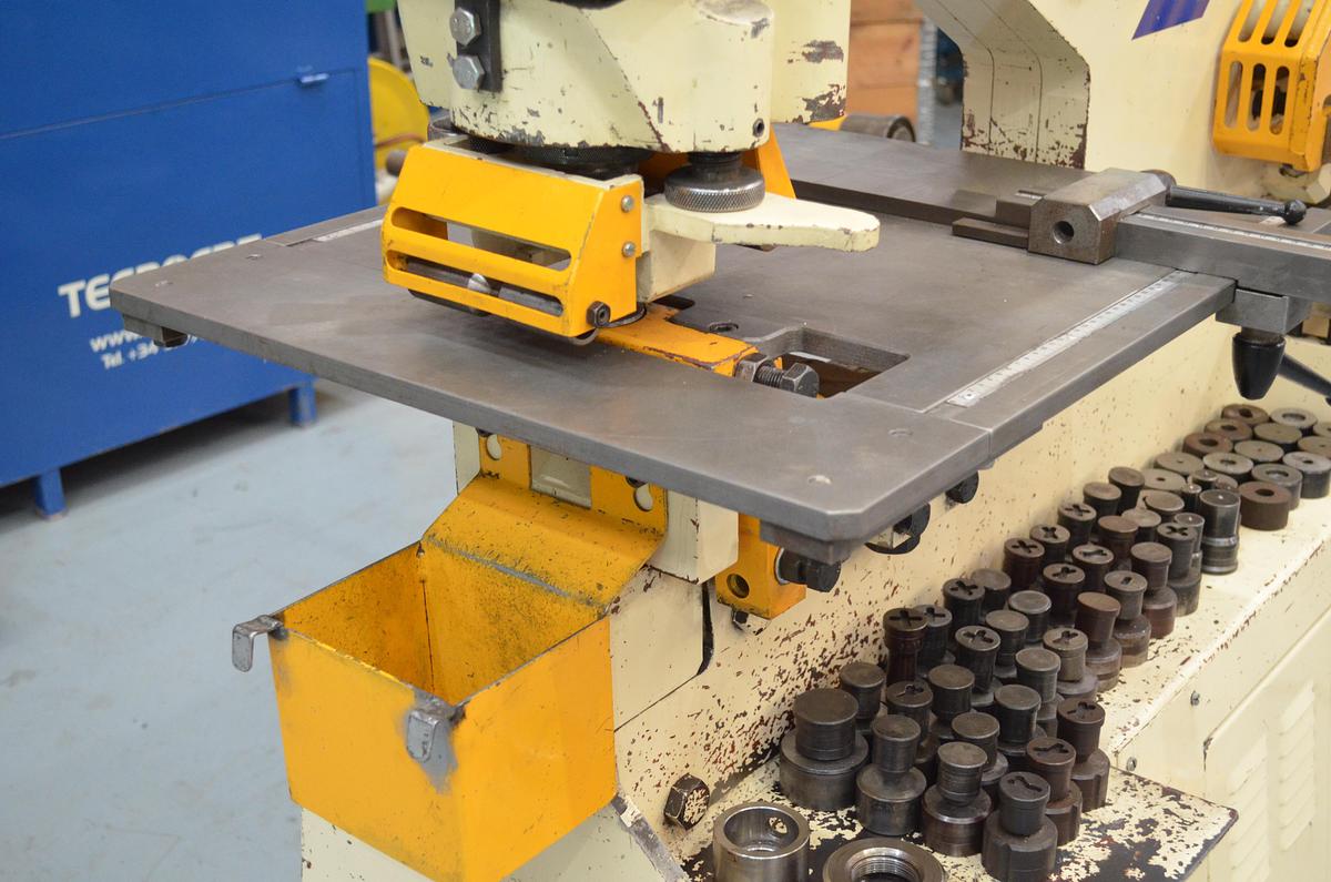 Usado Punzonadora Geka Hydracrop 55 SD