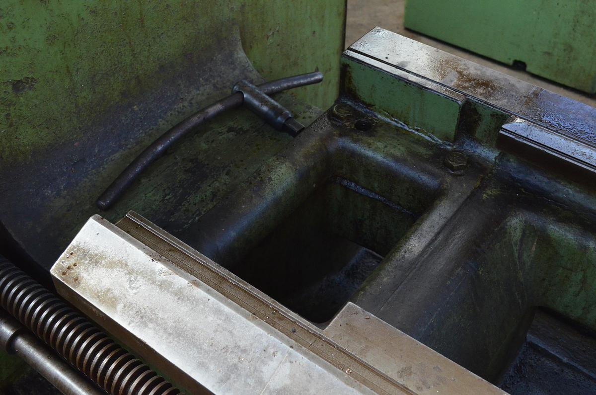 Usado Sarrià - Torno Gurutzpe Super AT 8000-600 - 8m 1200 volteo