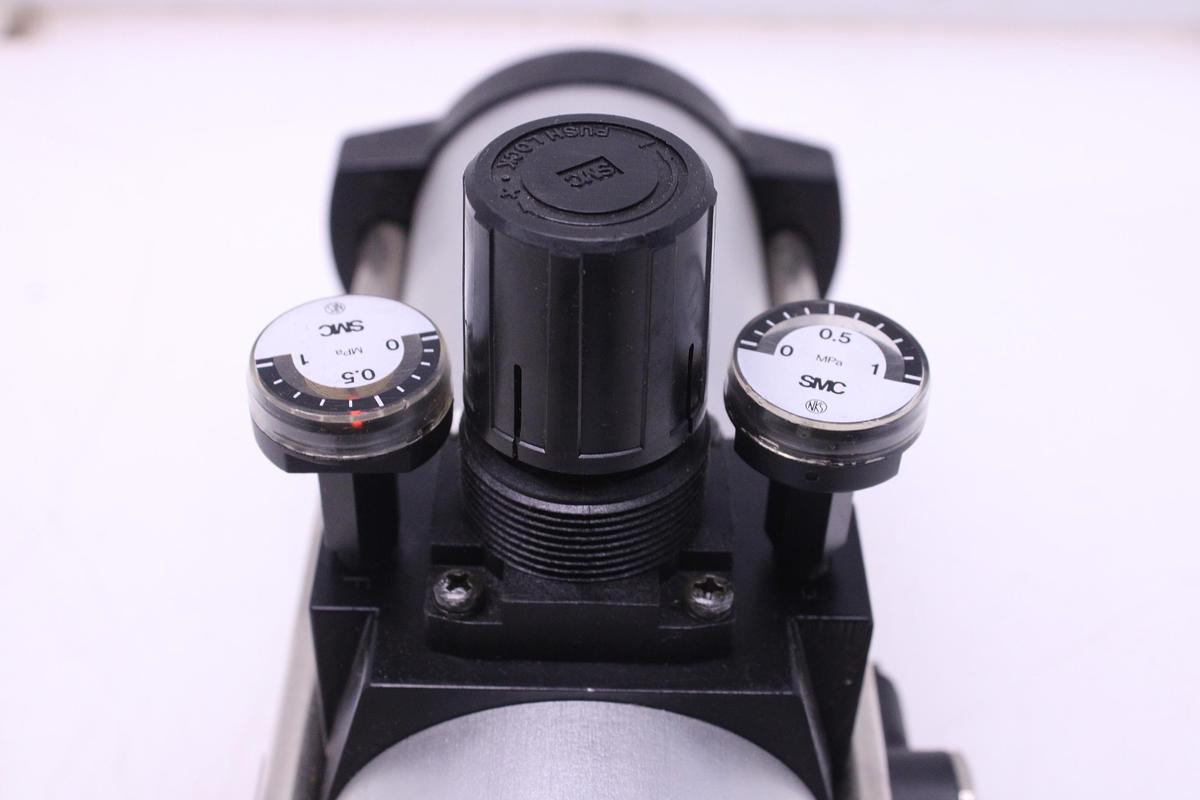 Usado Multiplicador de Presión Neumático SMC EVBA2100-F03