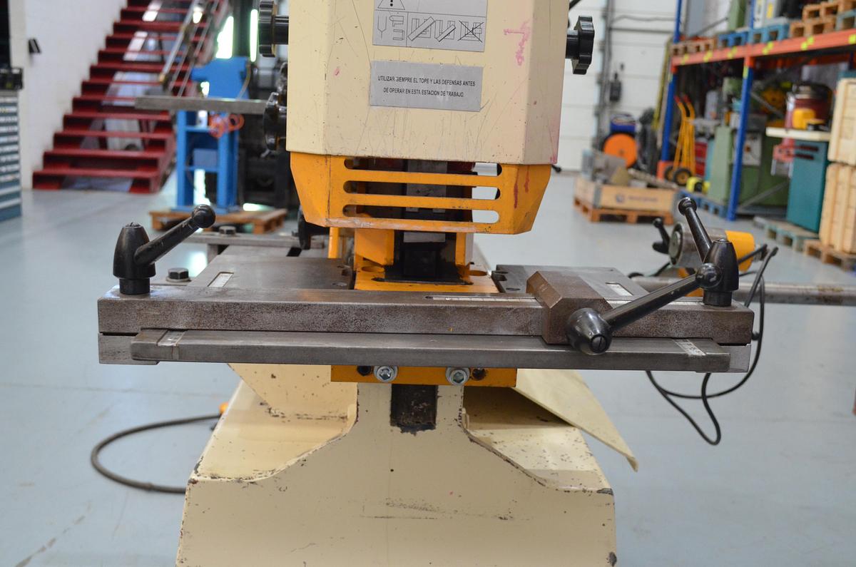 Usado Punzonadora Geka Hydracrop 55 SD