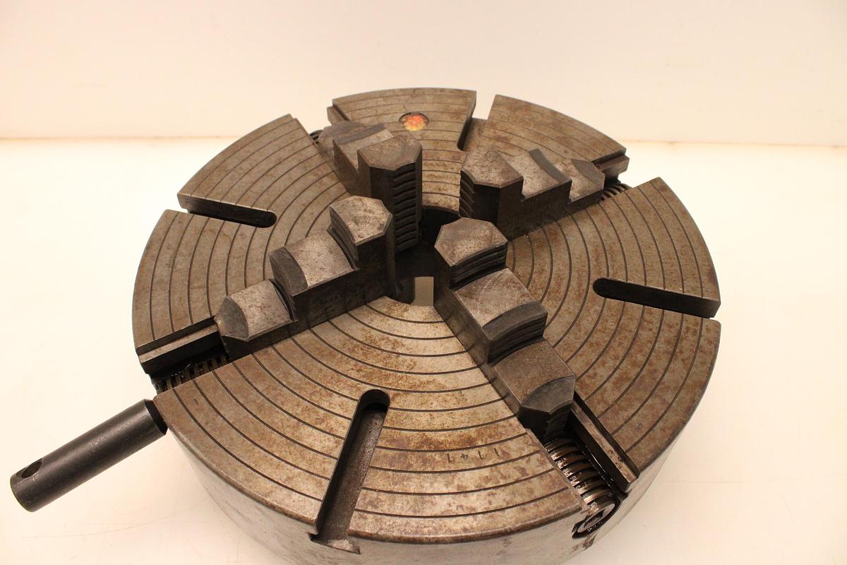 Usado Plato de 4 Garras CHIN YII 400 mm