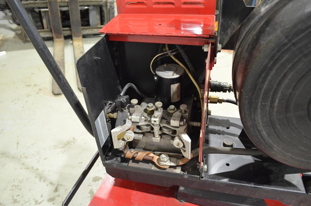 Usado Maquina soldar Lincoln Idealarc CV400-I con devanadera