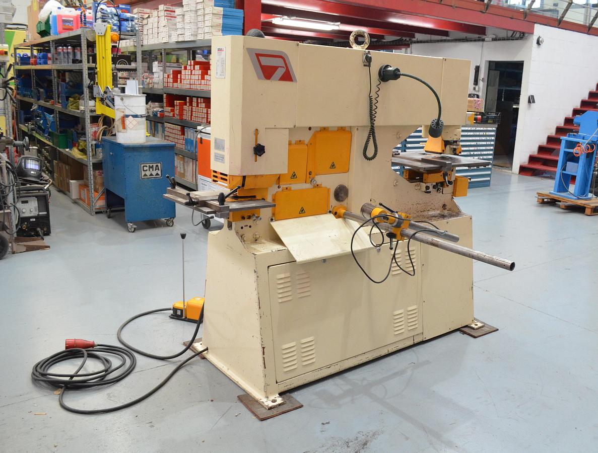 Usado Punzonadora Geka Hydracrop 55 SD