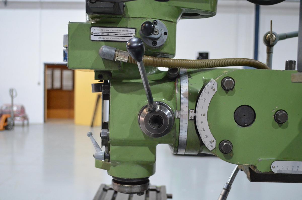 Usado Fresadora torreta Lagun FTV-4 visualizador Fagor X Y Z