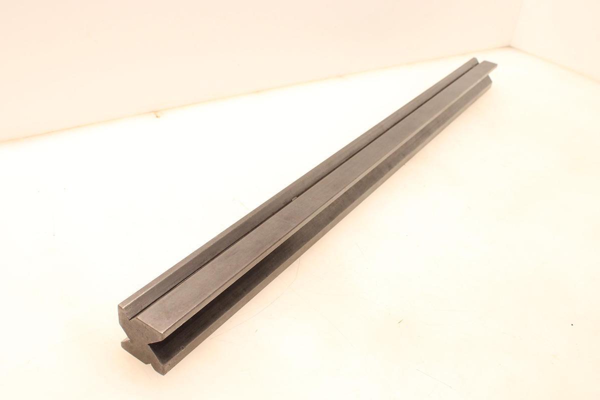 Usado Matriz de 4 V'S - 967mm