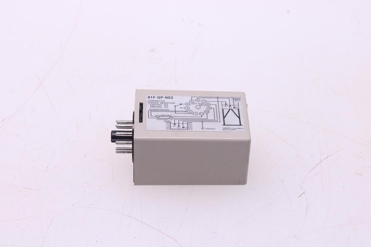 Usado Regulador de Nivel OMRON 61F-GP-NE2