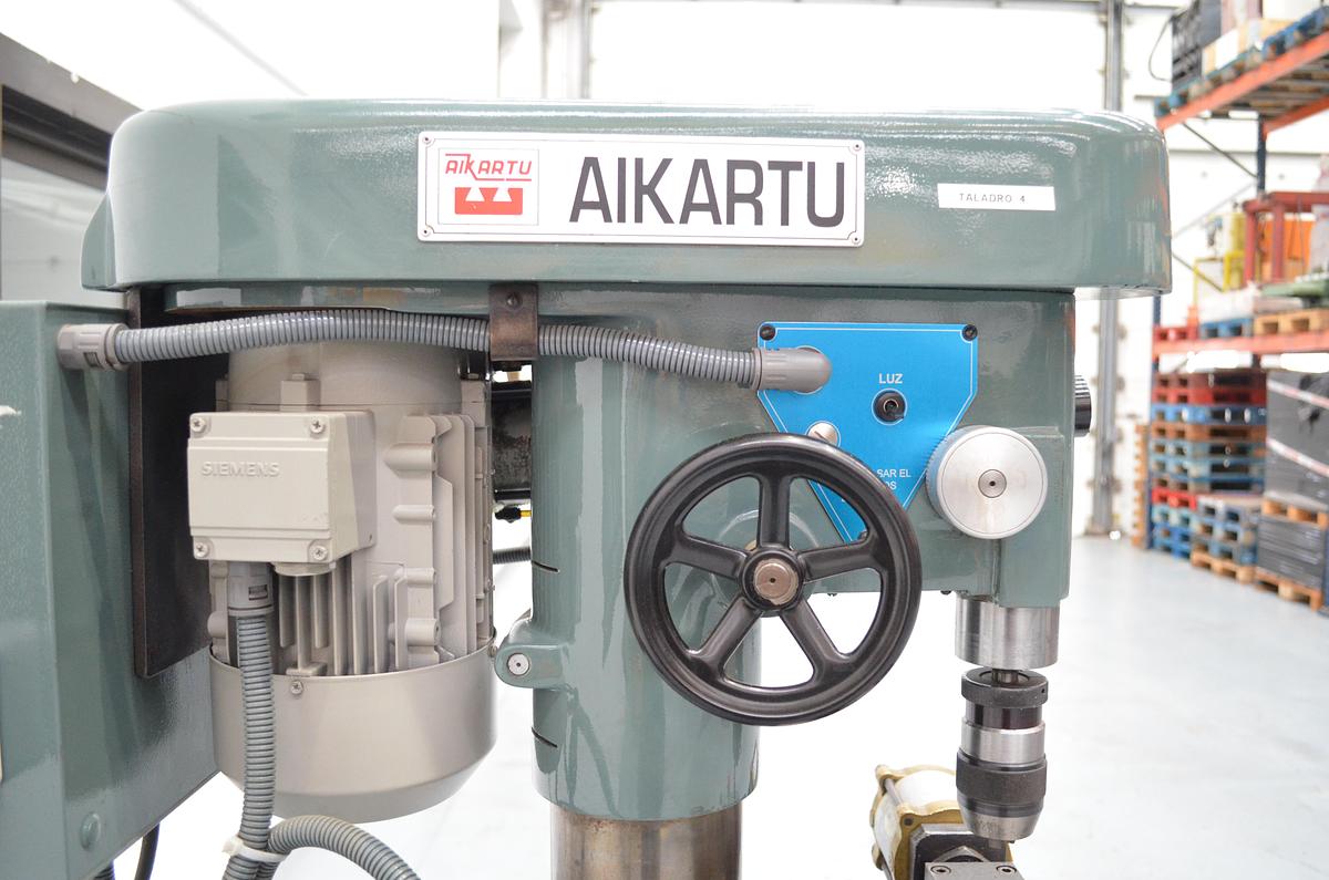 Usado Taladro sobremesa automático Aikartu Ciclo-Matic TCOR Año 2006