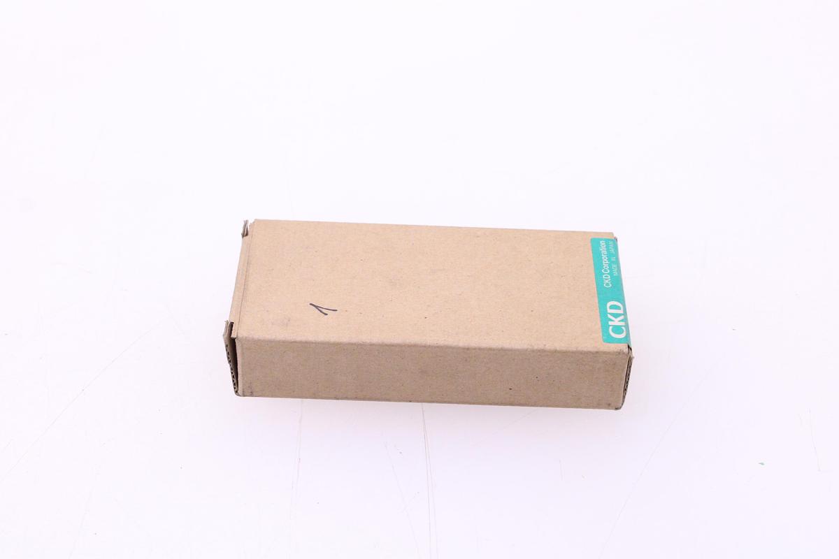 Usado Electroválvula CKD 4KA210-06G-B-AC220V