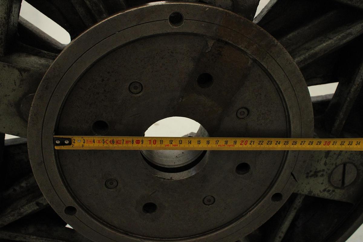 Usado Plato 4 Garras Man para Torno 590 mm