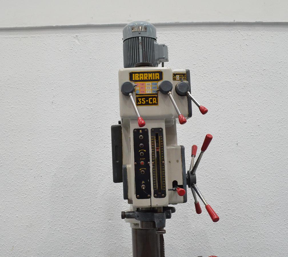 Usado Taladro columna Ibarmia 35-CA blanco