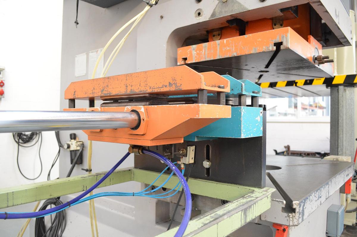 Usado Prensa excentrica PRESSIX 130CNR6 con tope