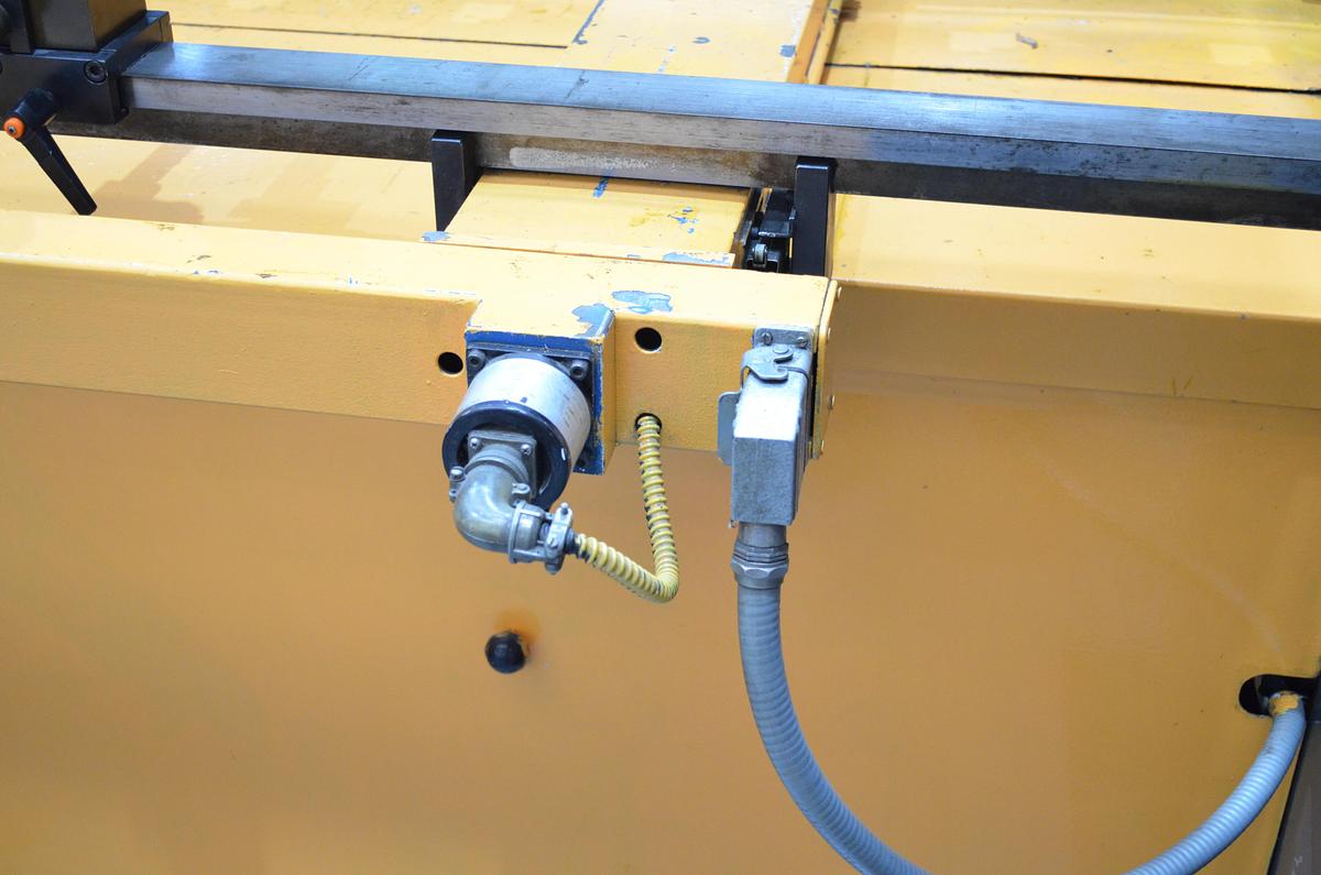 Usado Plegadora Mebusa 90-25 de 2500x90tn