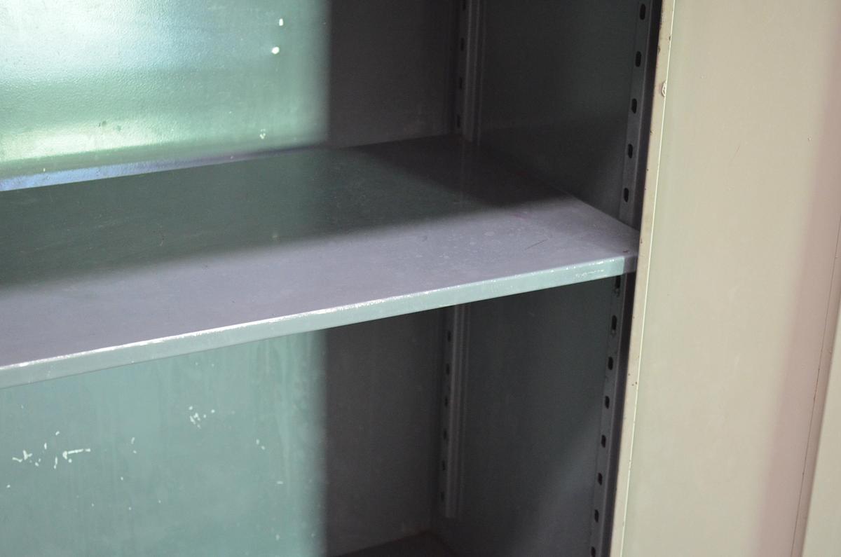 Usado Armario metalico 2 puertas 950x420x900(h)mm