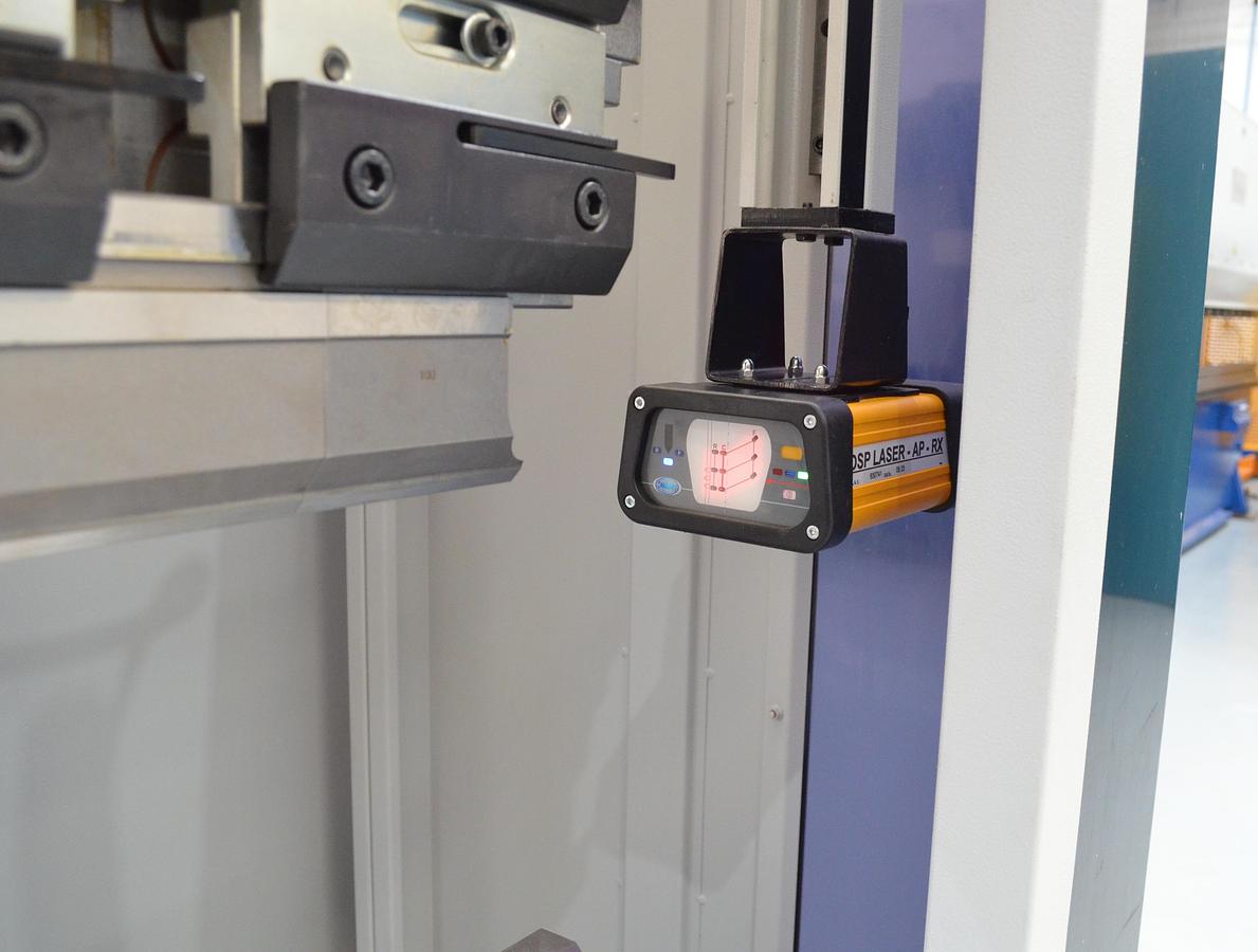 Plegadora Hidráulica MVD SERIE B - 3.100x135Tn