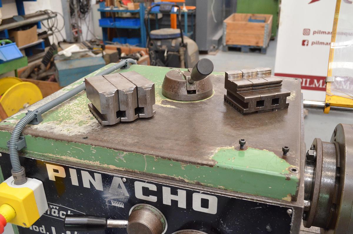 Usado Torno Pinacho L1-225  1650mm e.p. verde