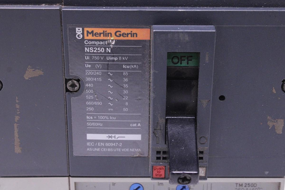 Usado Disyuntor Merlin Gerin Compact NS250N
