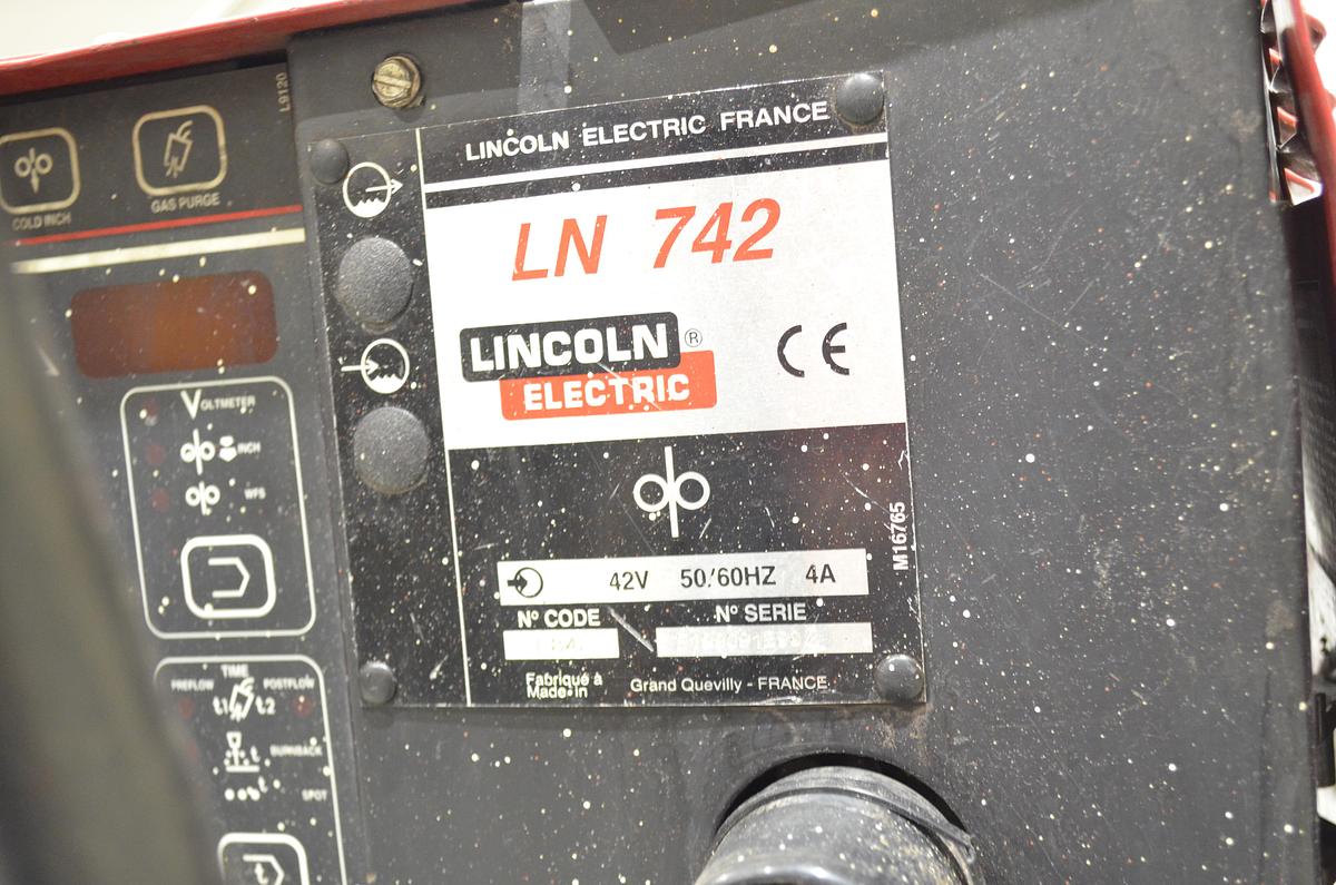Usado Maquina soldar MIG Lincoln Idealarc CV400-I con devanadera LN 742