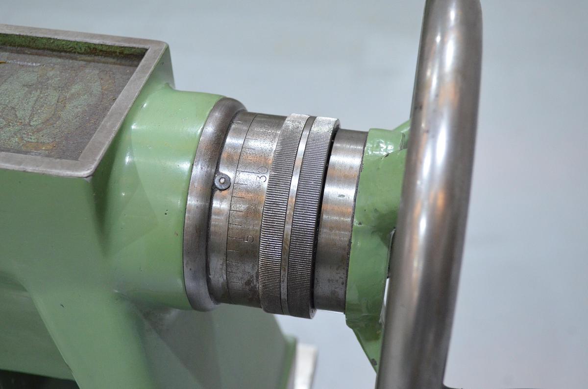 Usado Torno AP E-2 de 2.200mm e.p. con CE