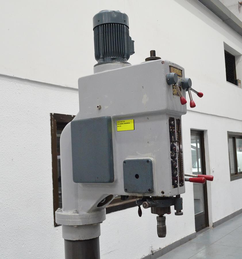 Usado Taladro columna Ibarmia 50-CA gris