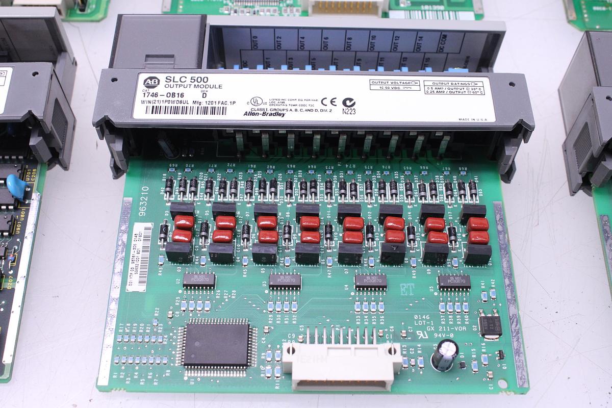 Usado Modulo Completo Allen-Bradley SLC 500