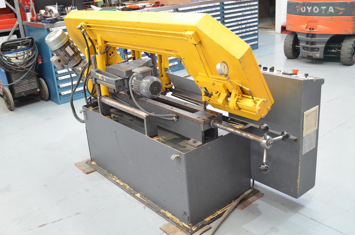 Usado Sierra cinta usada semi-automática MG BMSO 320L