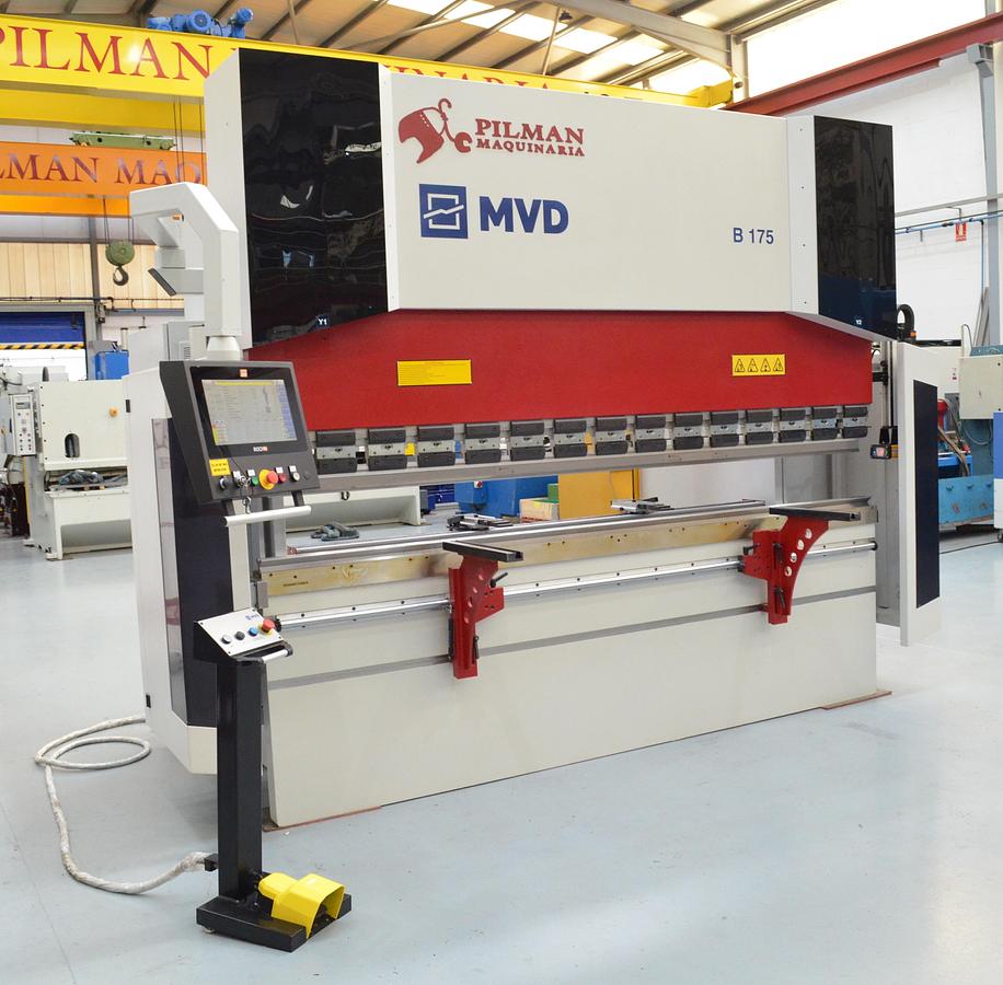 Plegadora Hidráulica MVD SERIE B - 3.100x175Tn