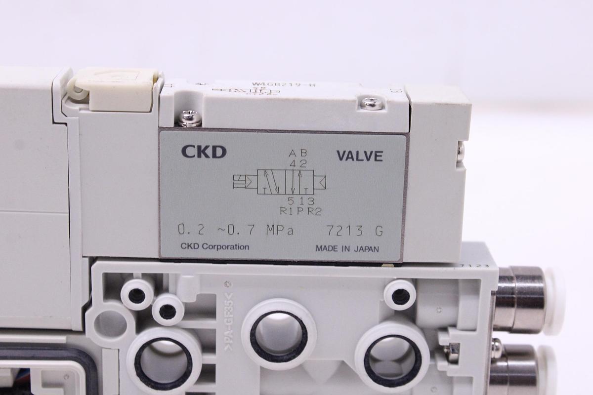 Usado Válvula Neumática CKD NW4GB210-C8-WH-3