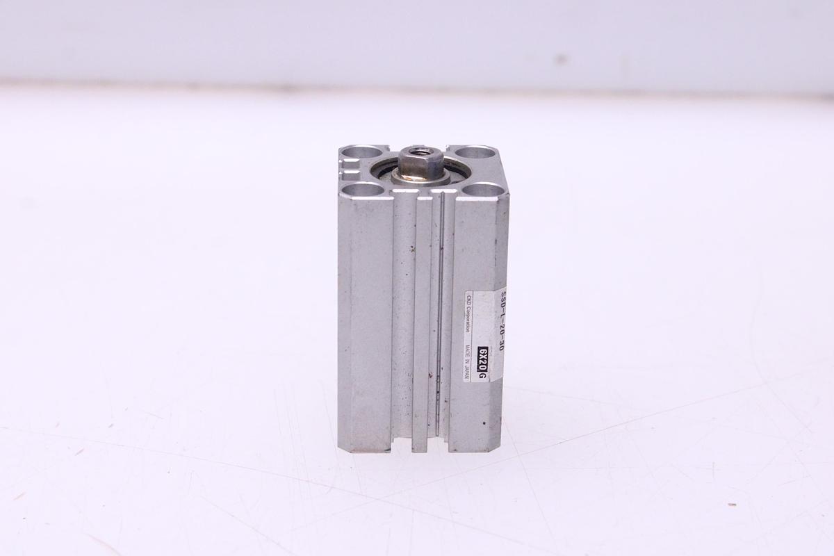 Usado Cilindro Neumatico CKD SSD-L-20-30