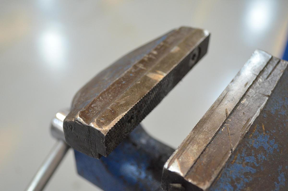 Usado Banco trabajo Heco 1500mm con tornillo Palmera 125