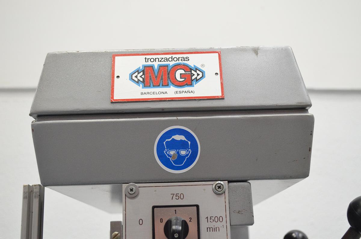 Usado Taladro columna correas MG Hu 45R - Año 2004