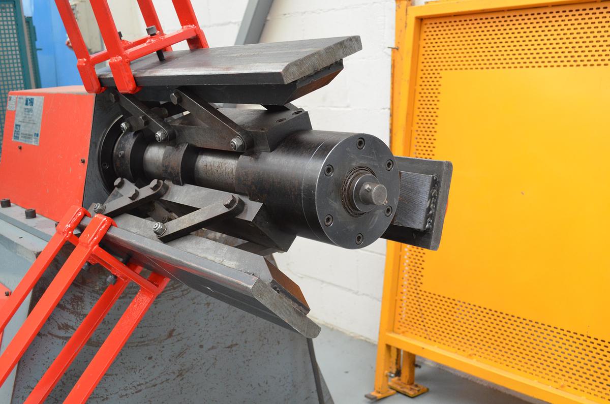 Usado Devanadora vertical Goti Sabadel DMR 2000 - 1500