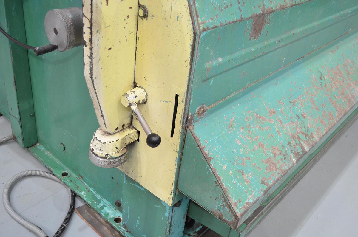 Usado Plegadora hidráulica MEBUSA RG.103