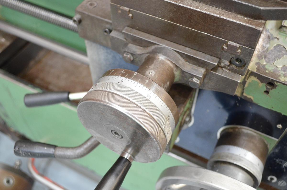 Usado Torno Pinacho L1-225  1650mm e.p. verde