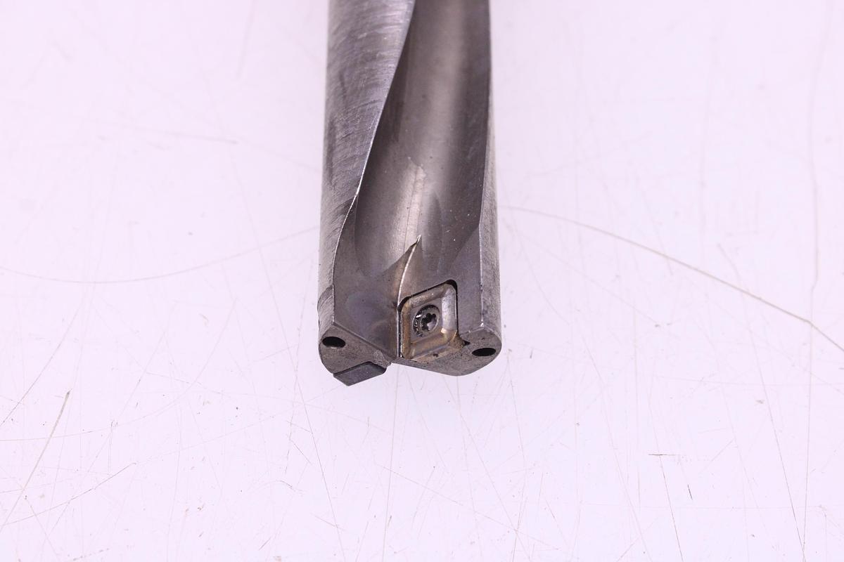 Usado Fresa 25mm y Fresa SECO 215.49-2016.3-09 + Widias SPGX0903 / SCGX070308