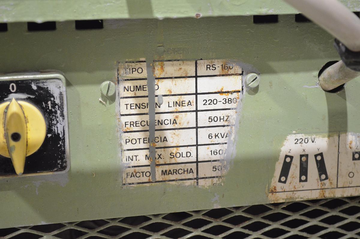 Usado Maquina soldar electrodos Serra RS-160