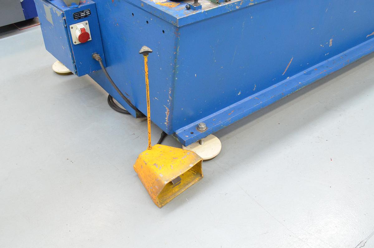 Usado Cizalla hidraulica pendular Ajial 3100x6mm