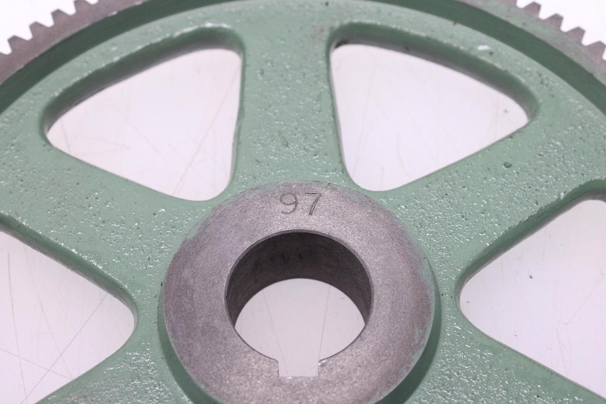 Usado Engranaje para roscas tornos AP 198 mm