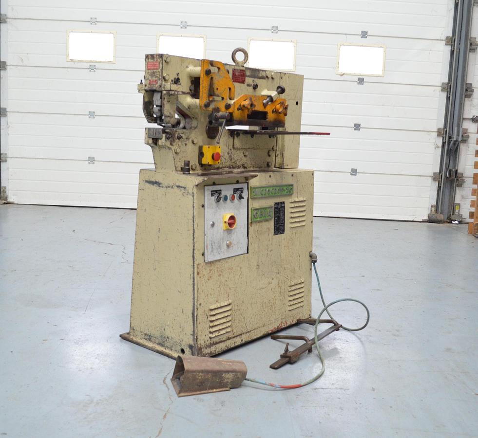 Usado Punzonadora hidráulica GEKA Microcrop 36 - 1318