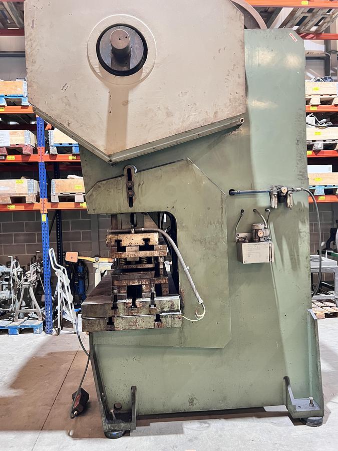 Usado Prensa excentrica AITOR ARMM-EF de 160tn Embrague Neumático