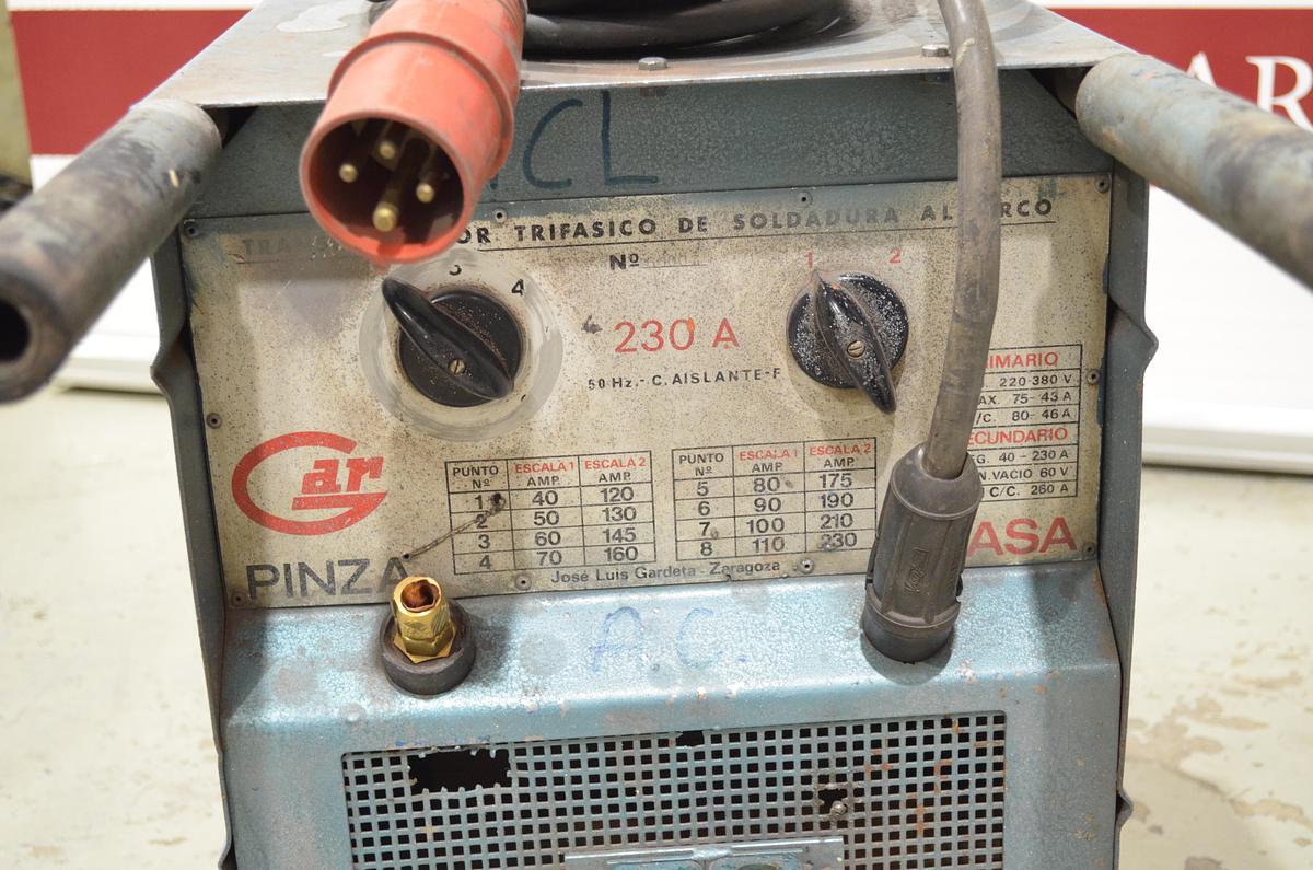 Usado Maquina soldar electrodos GAR 230A