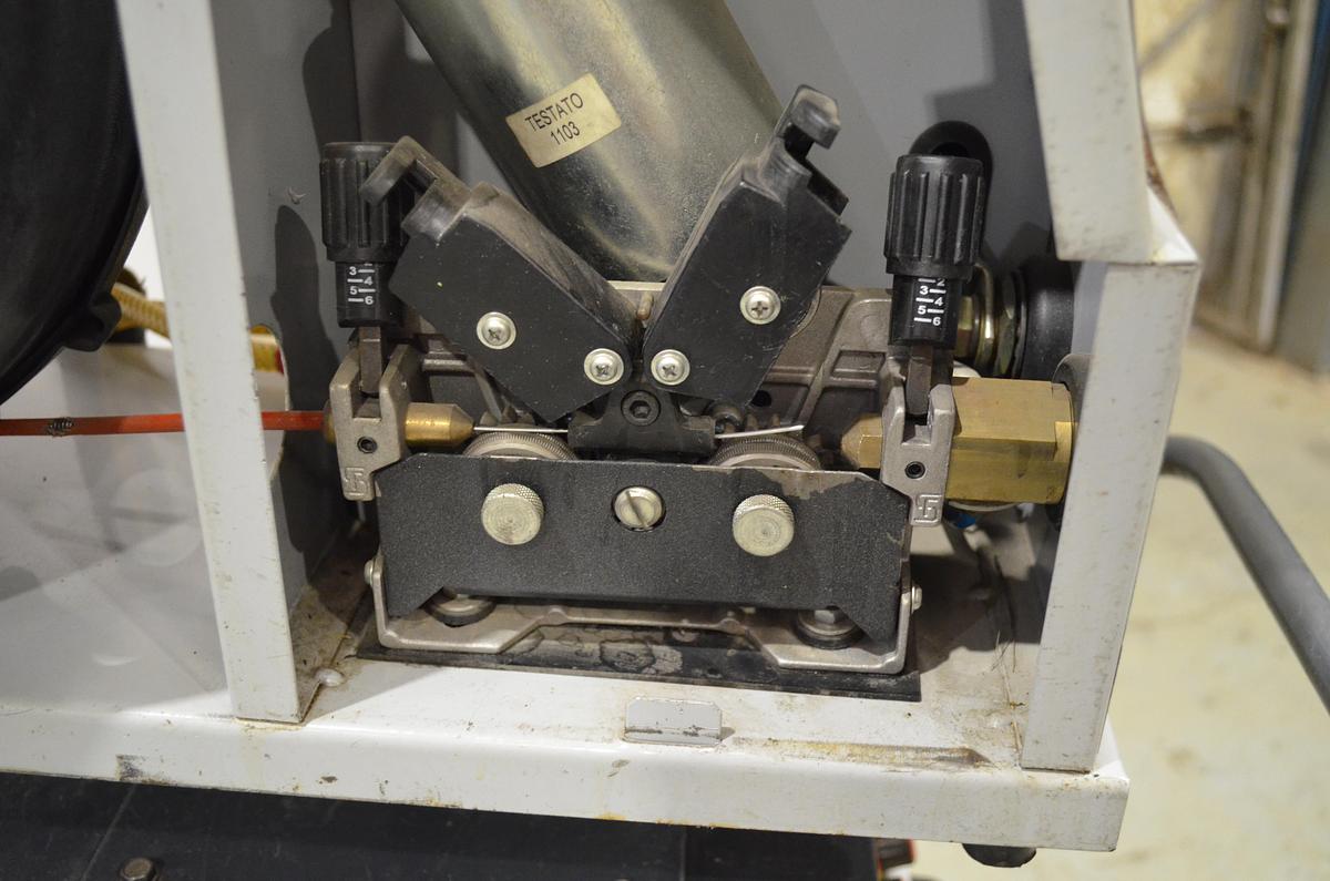 Usado Soldadora mig pulsada y refrigerada STEL Hi-MIG 500P