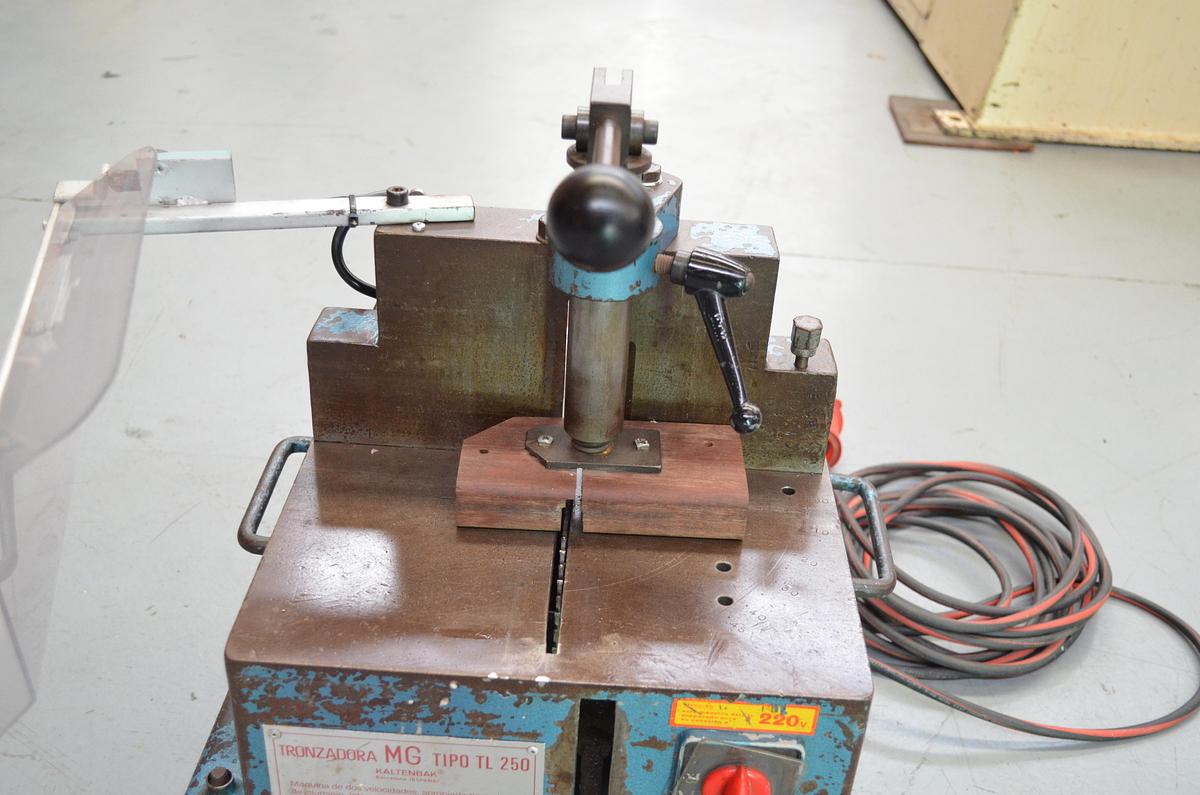 Usado Tronzadora disco manual MG TL-250