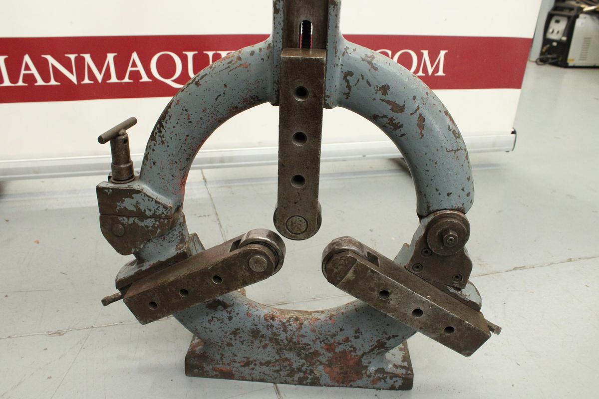 Usado Luneta Cerrada Para Torno 330 mm