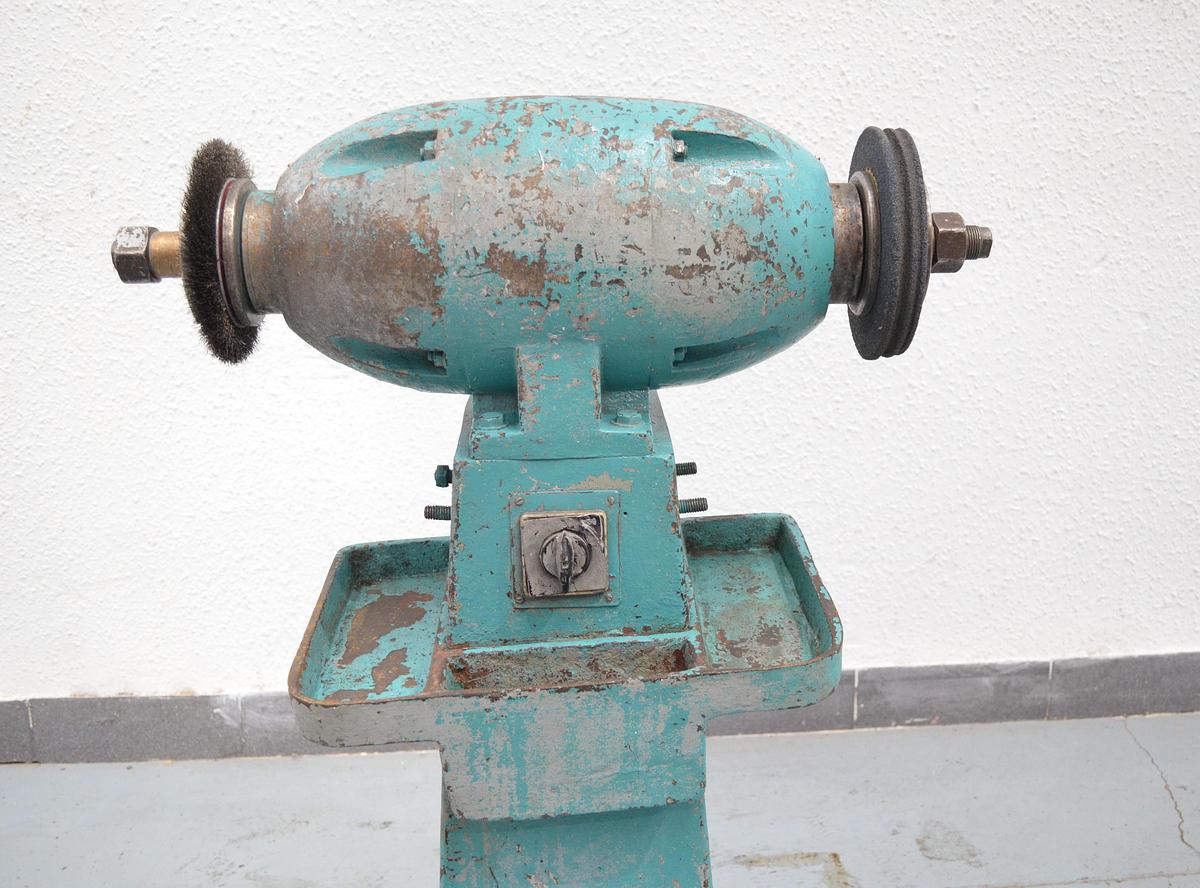 Usado Esmeriladora verde 1Hp - Muela 200mm